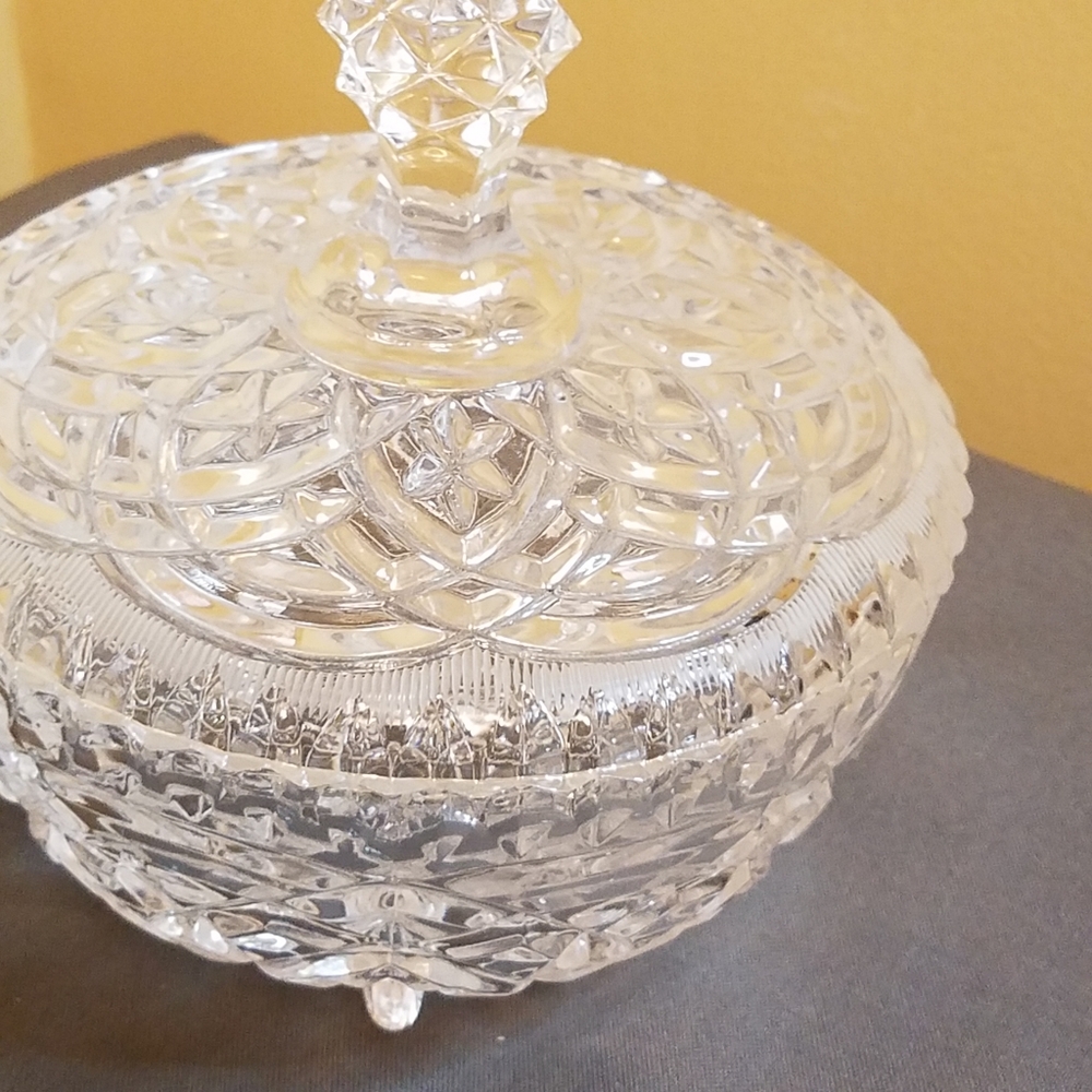 Crystal glass covered candy dish footed - Picture 6 of 12